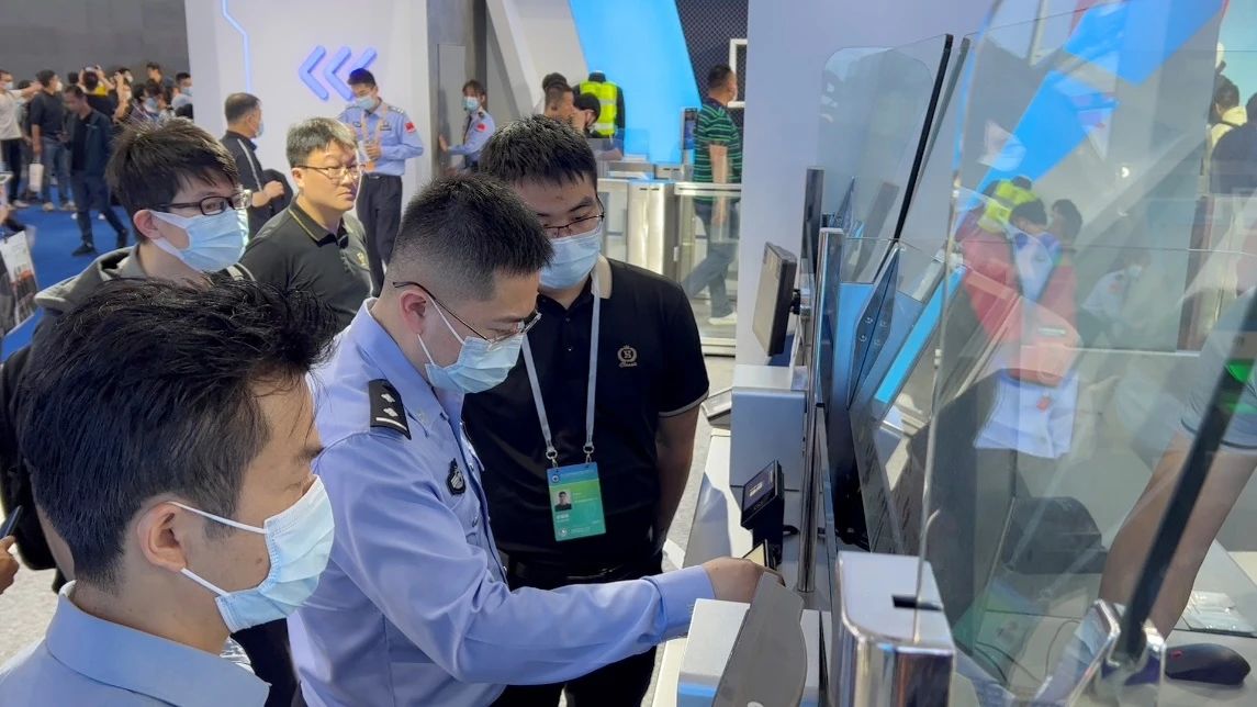 华体会(中国)huatihui·官方网页版,亮相第十一届中国国际警用装备博览会 用创新技术“警”上添花