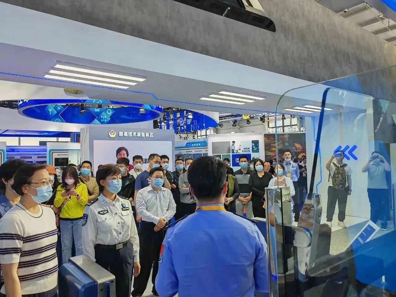 华体会(中国)huatihui·官方网页版,亮相第十一届中国国际警用装备博览会 用创新技术“警”上添花