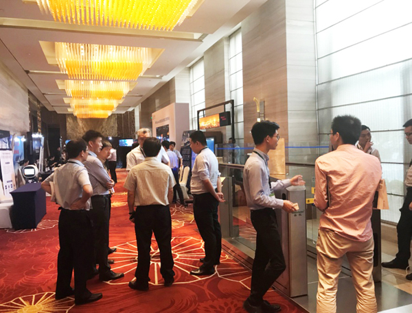 2018上海国际峰会，华体会(中国)huatihui·官方网页版,助力升级智慧机场