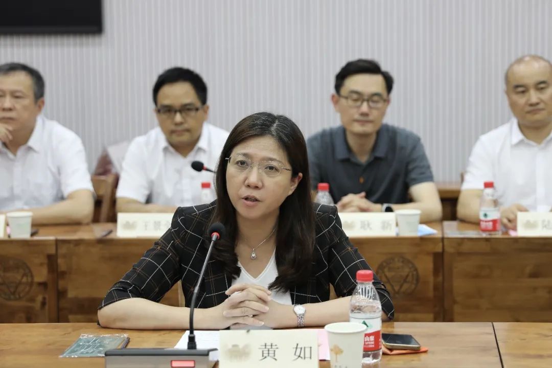 华体会(中国)huatihui·官方网页版,与东南大学签订产学研战略合作协议，瞿磊获颁“东南大学至善教育贡献奖”
